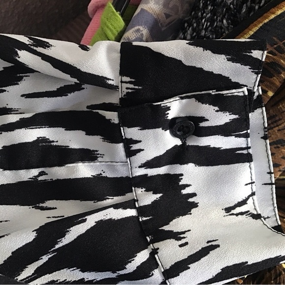 Calvin Klein Blouse SzM Graphic Gradient Print No Collar Button Down Long Sleeve - Picture 7 of 7